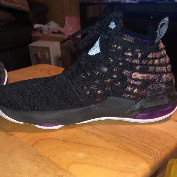 🔥 HOT PICK 11/9/22 🔥 Limited Edition Lebron 17 “Lakers” Basketball Shoe - Picture 4 of 8